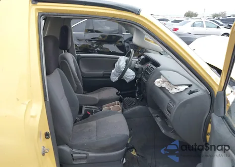 2003 Chevrolet Tracker z USA, uszkodzony, nr VIN 2CNBE18C736912372